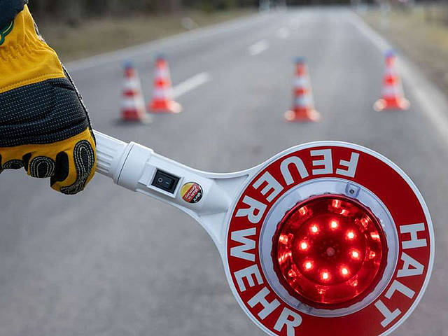 PKW im Straßengraben