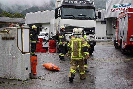 ÖL - Treibstoff - Gefahrenguteinsatz