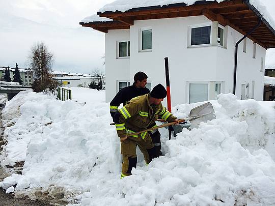 Arbeitseinsatz: Hydranten Netz freilegen