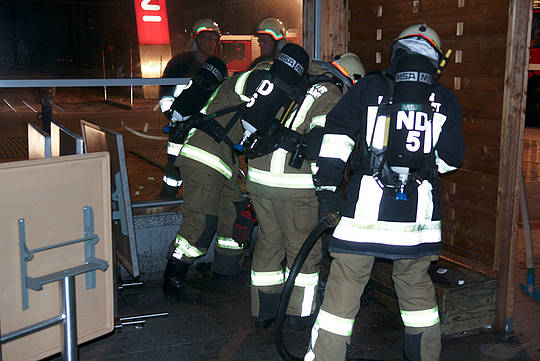 Brandeinsatz bei einem Geschäftsgebäude